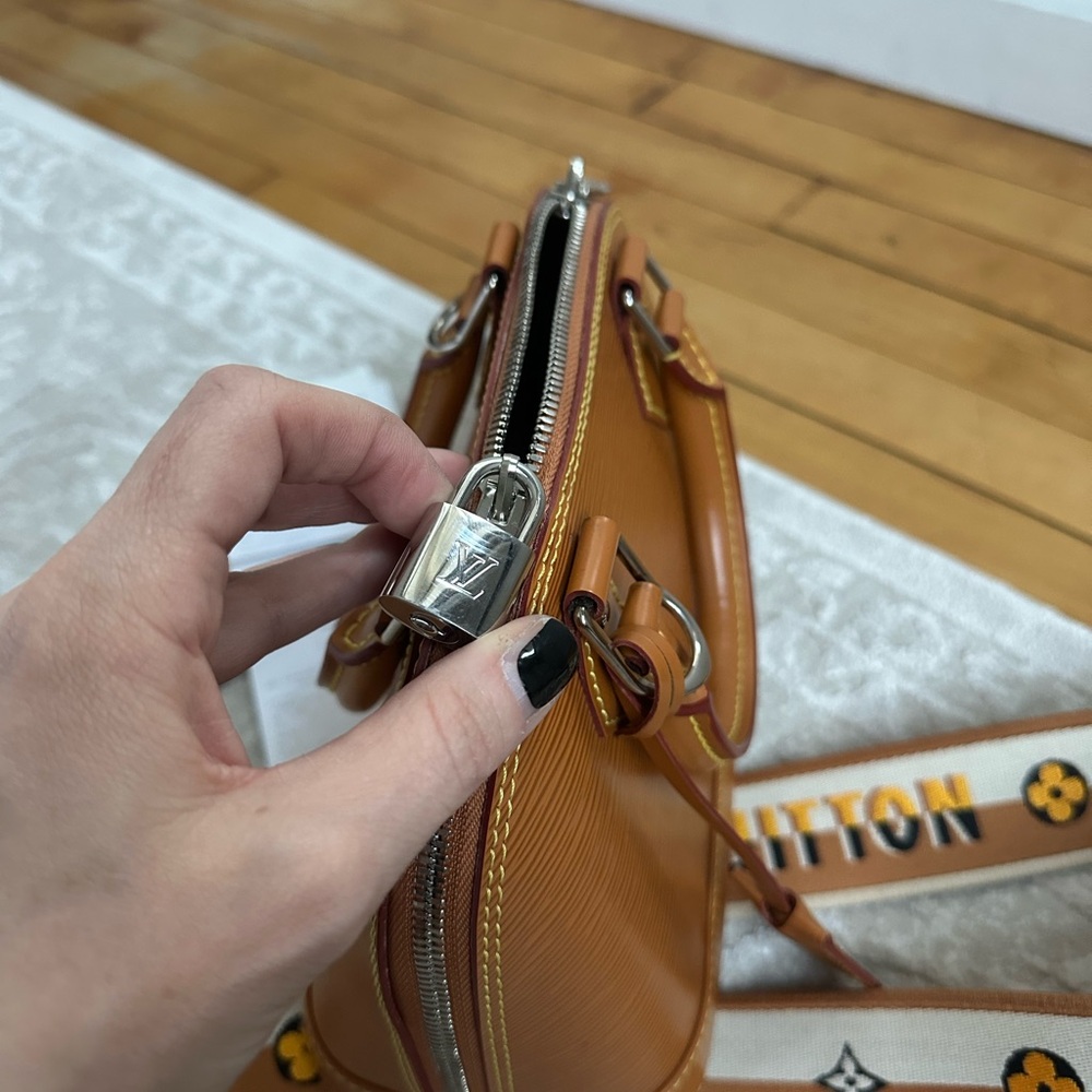 Louis Vuitton Alma Handbag Miel Epi Leather Jacquard Strap Original Receipt - Picture 8 of 12